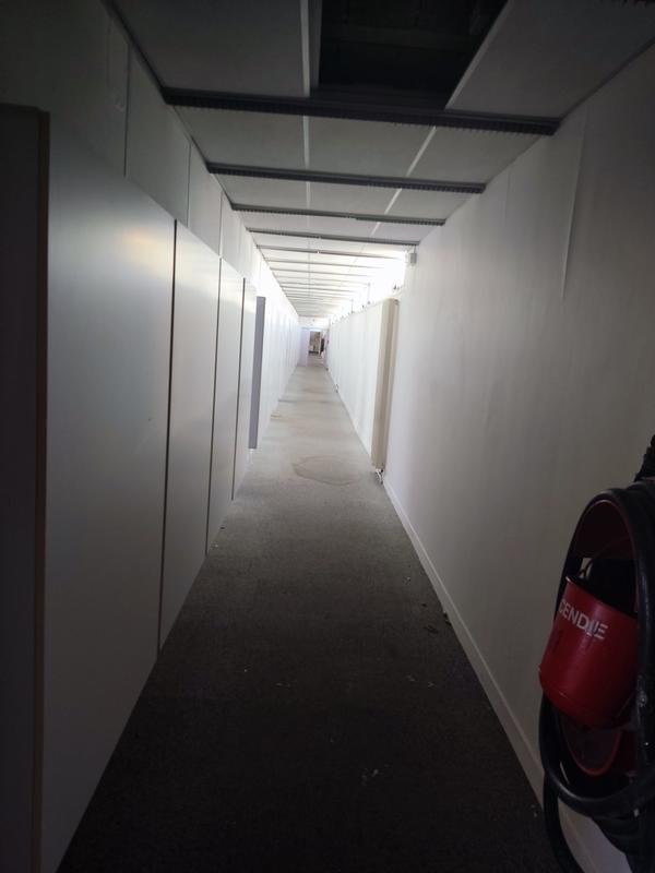 Local commercial - 3 000 m²