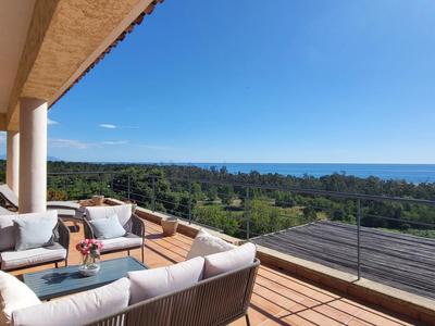 Propriété - 224 m² - 8 pièces