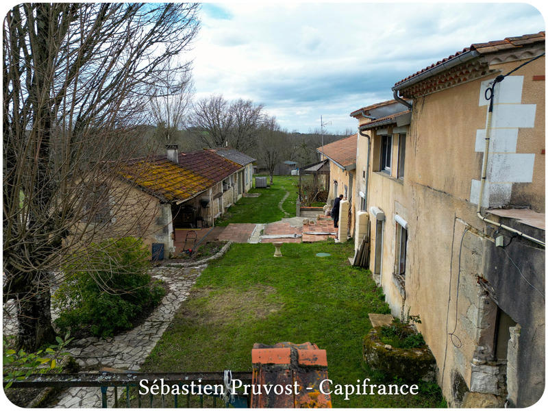 Propriété - 145 m² - 10 pièces