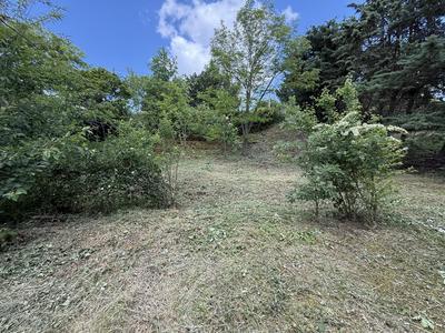 Terrain constructible - 1 045 m²