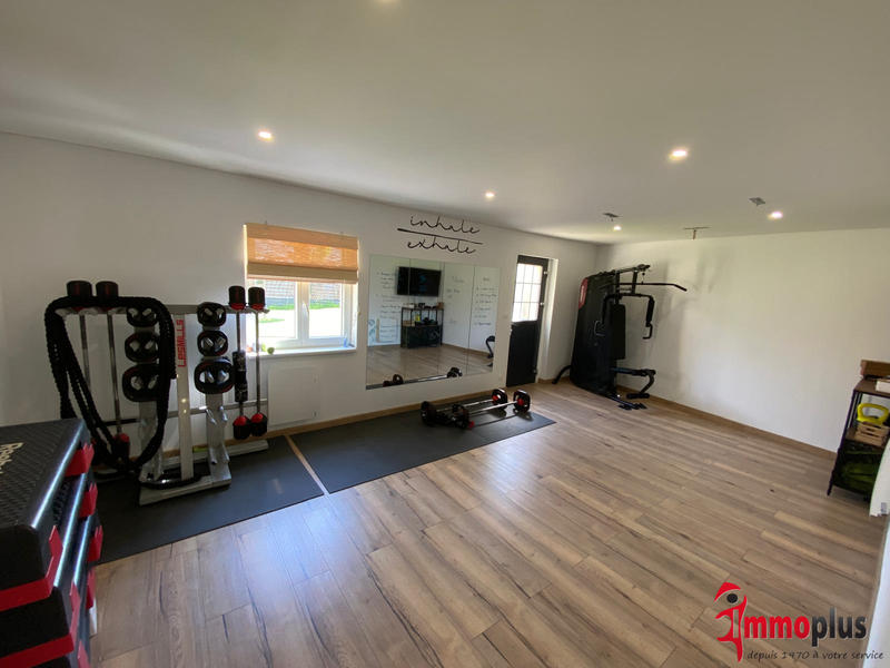 Maison - 200 m² - 8 pièces