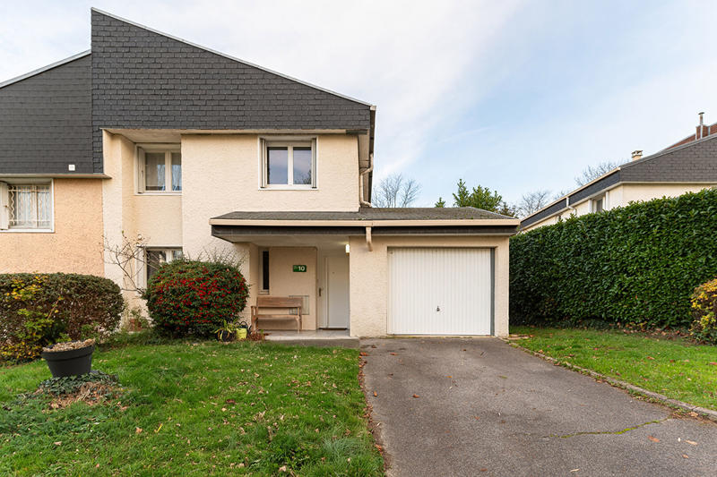 Maison - 93 m² - 5 pièces