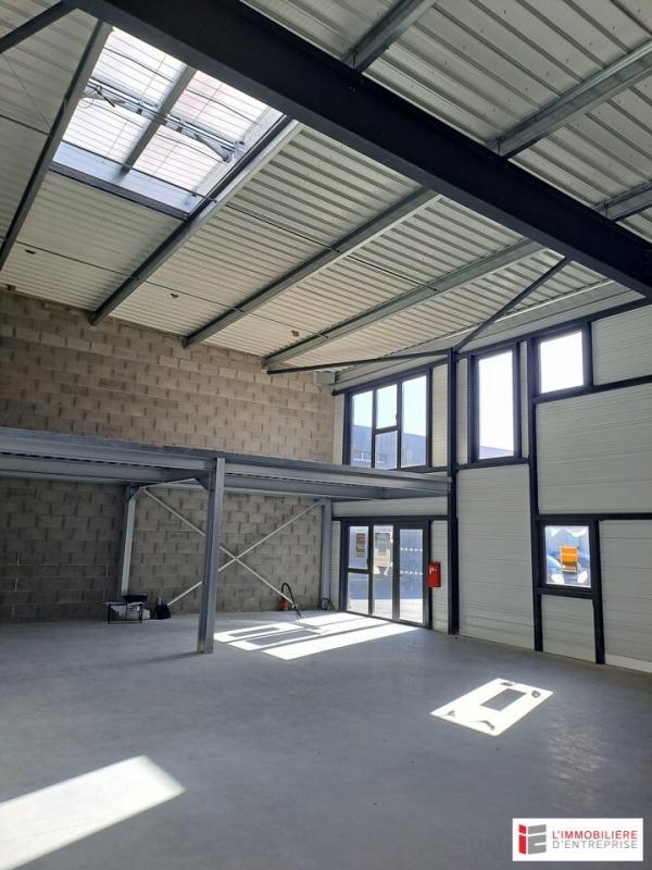 Local d'activité / Entrepôt - 387 m²