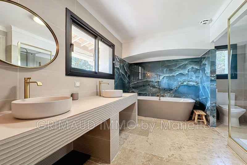 Villa - 308 m² - 8 pièces