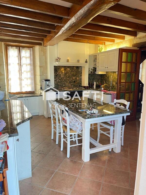 Maison - 157 m² - 9 pièces