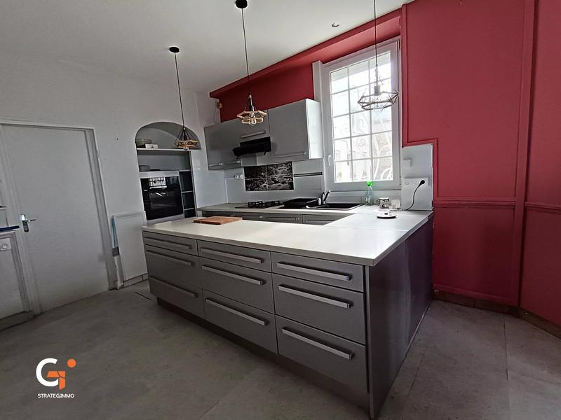 Maison - 165 m² - 8 pièces