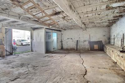 Grange - 112 m² - 2 pièces