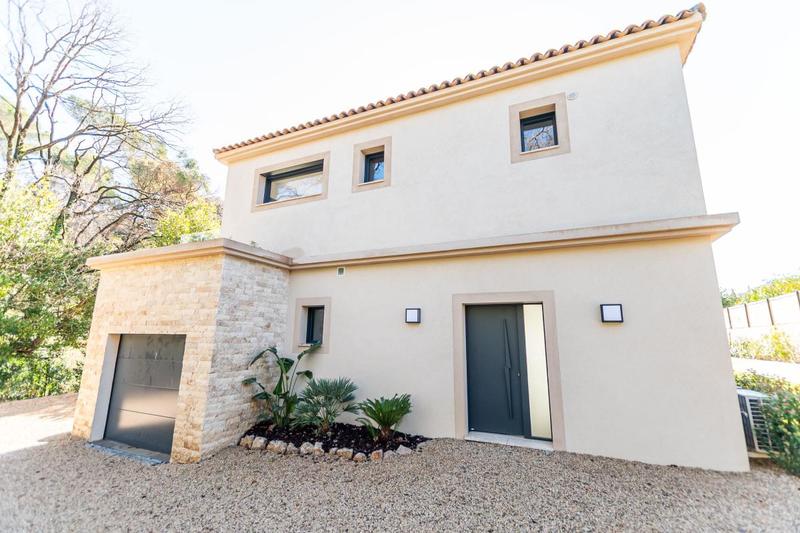 Villa - 180 m² - 5 pièces