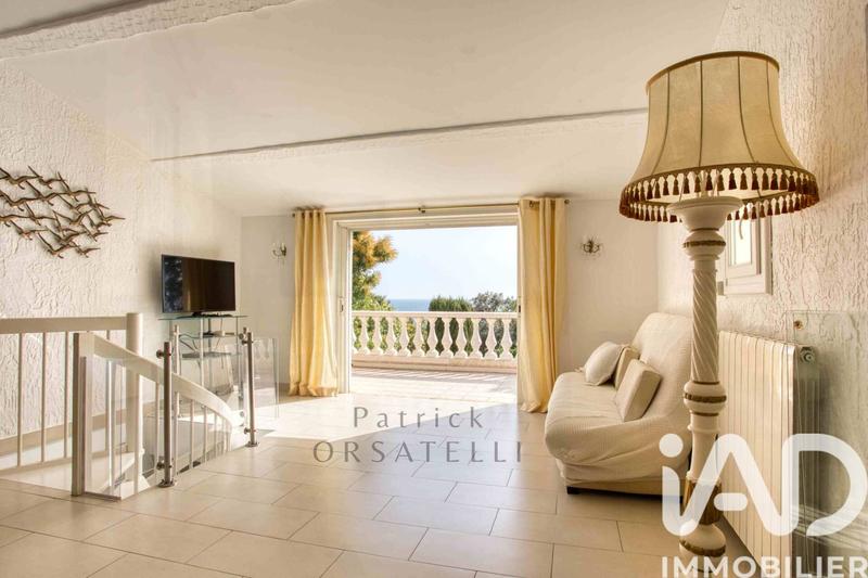 Maison - 158 m² - 4 pièces