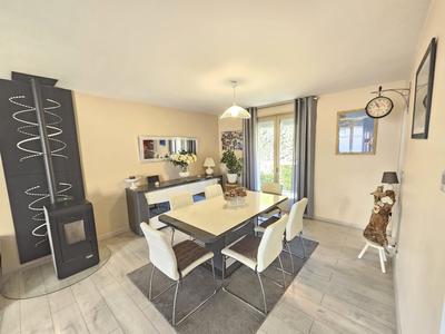 Maison traditionnelle - 107 m² - 6 pièces