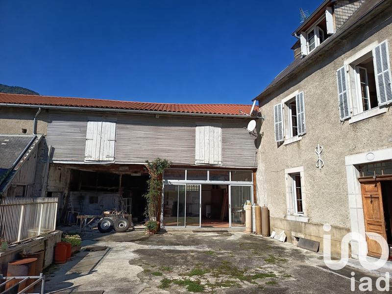 Maison - 202 m² - 7 pièces