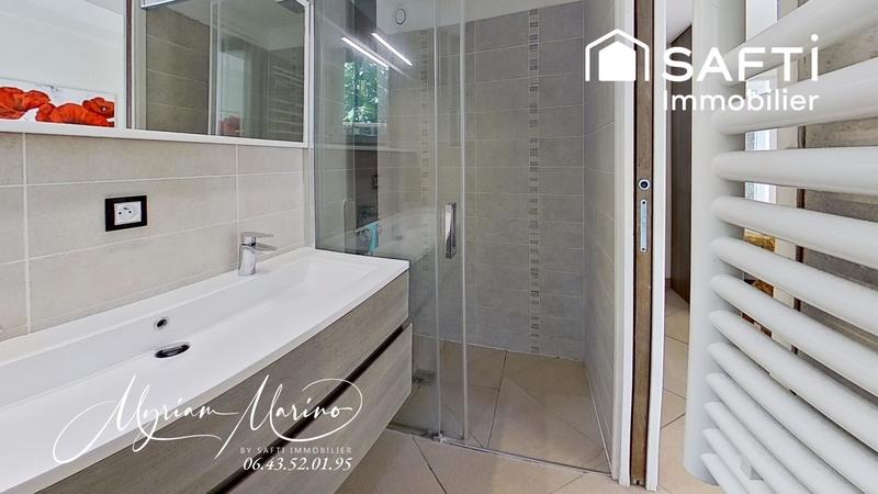 Maison - 308 m² - 12 pièces