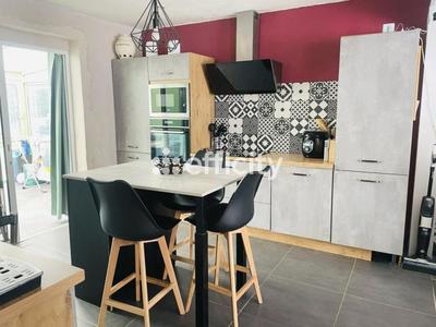 Maison - 88 m² - 5 pièces