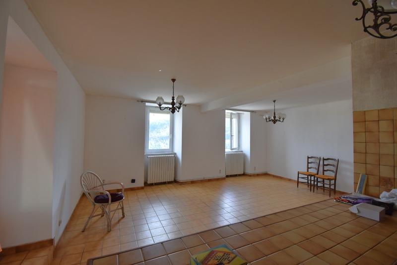 Maison en pierre - 251 m² - 10 pièces