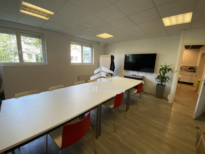 Local d'activités - 715 m²