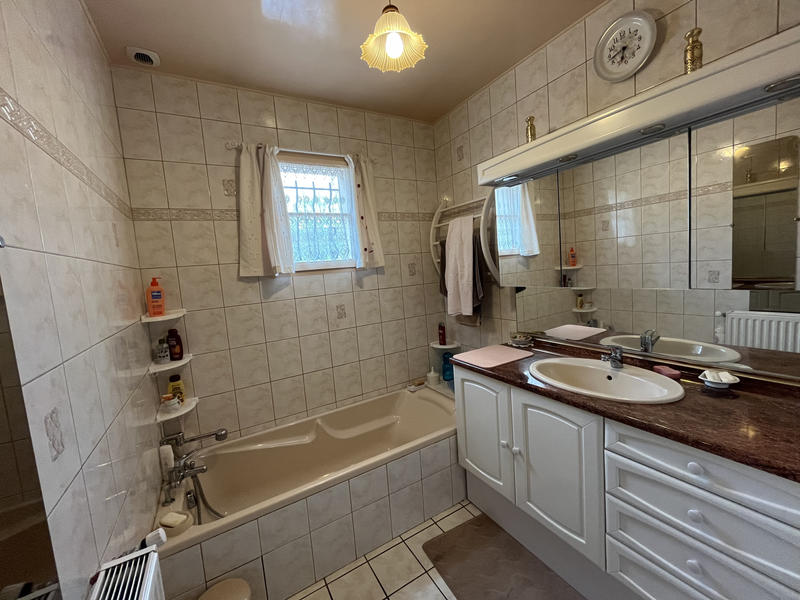 Maison - 170 m² - 7 pièces