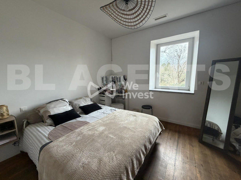 Maison - 300 m² - 6 pièces