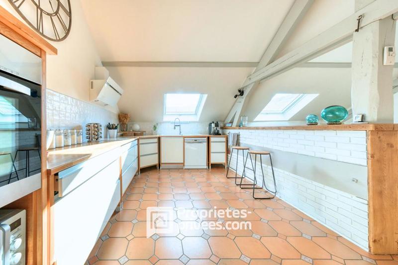 Maison - 183 m² - 9 pièces