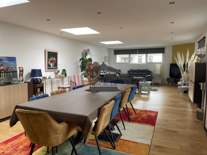 Maison - 203 m² - 3 pièces