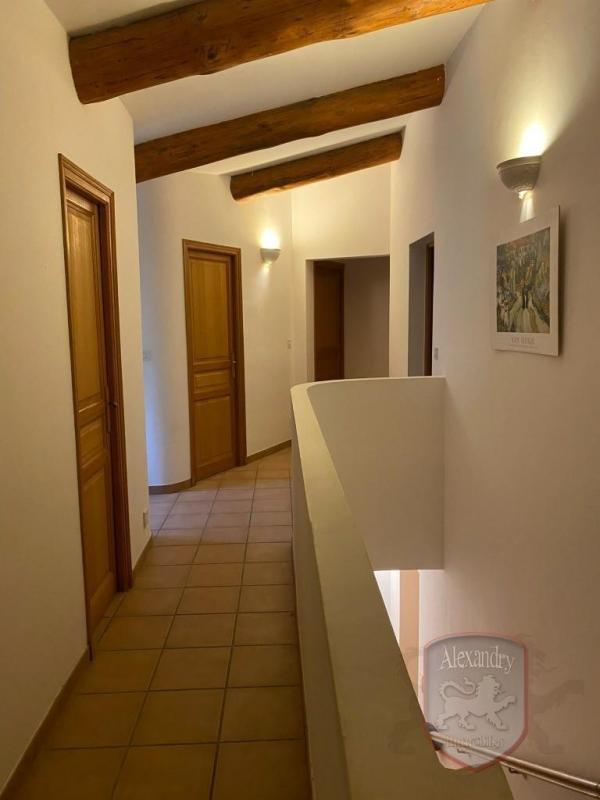 Maison - 240 m² - 9 pièces