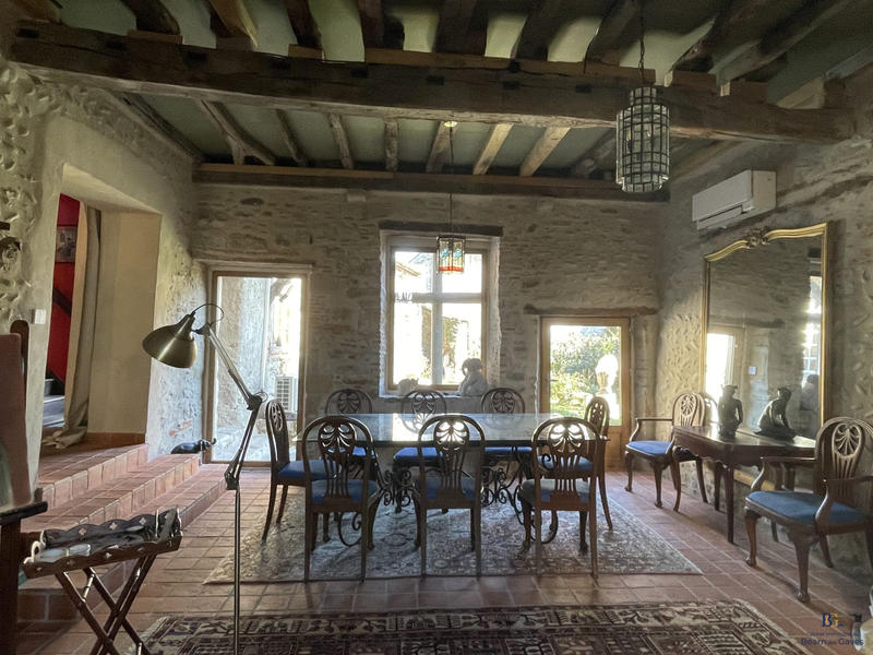 Maison - 231 m² - 6 pièces