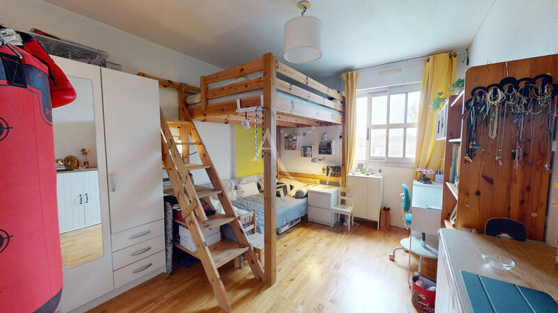 Appartement - 85 m² - 4 pièces