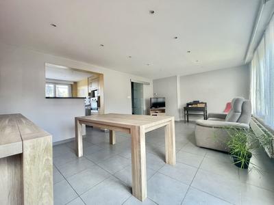 Maison traditionnelle - 81 m² - 4 pièces