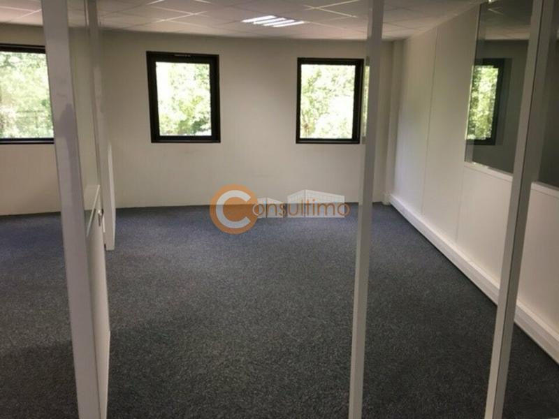 Bureau - 488 m²