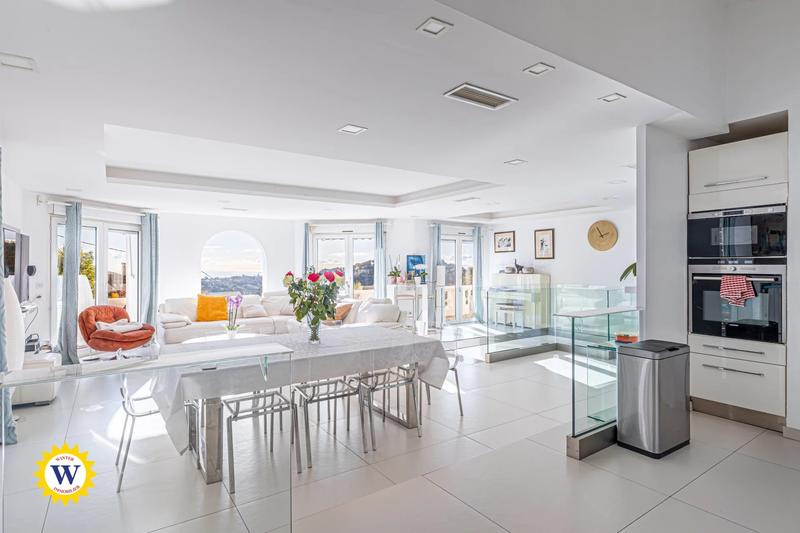 Villa - 223 m² - 6 pièces