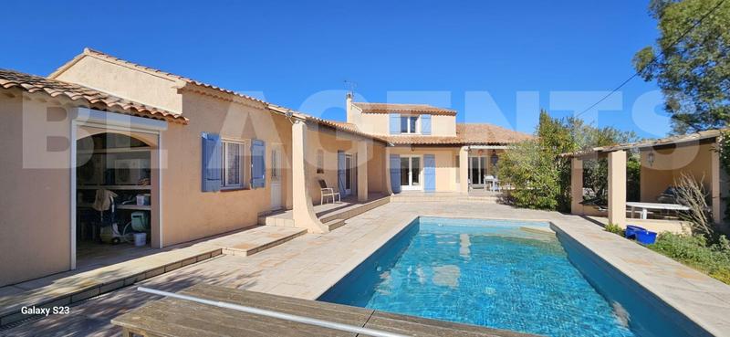 Propriété - 204 m² - 6 pièces