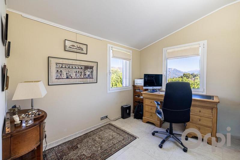 Villa - 190 m² - 6 pièces