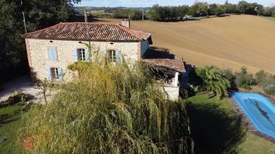 Demeure - 252 m² - 8 pièces