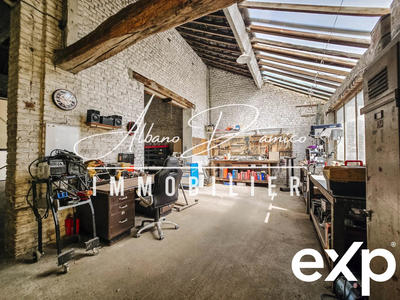 Maison - 182 m² - 9 pièces