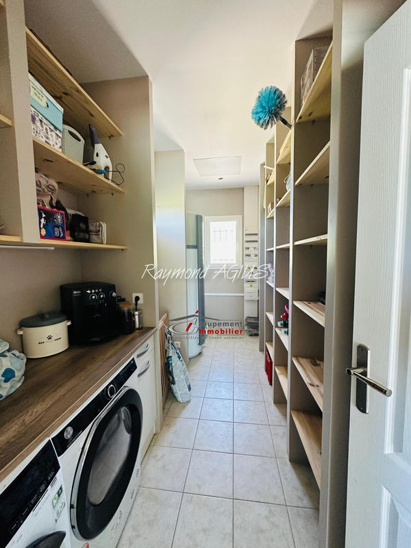 Maison - 200 m² - 8 pièces