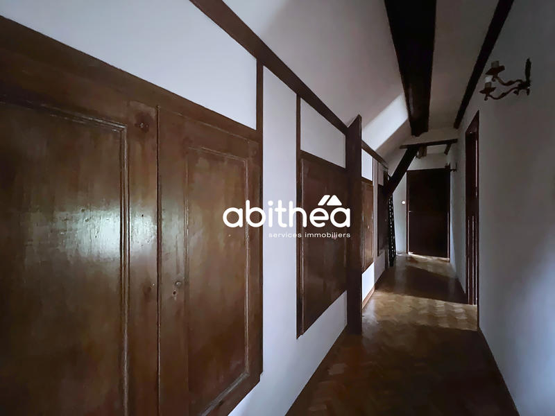 Maison - 180 m² - 8 pièces