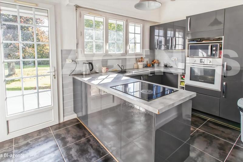 Maison - 182 m² - 6 pièces