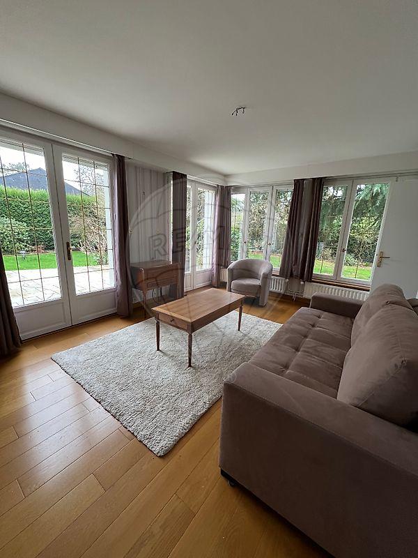 Maison - 293 m² - 10 pièces