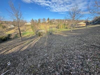 Terrain constructible - 2 400 m²
