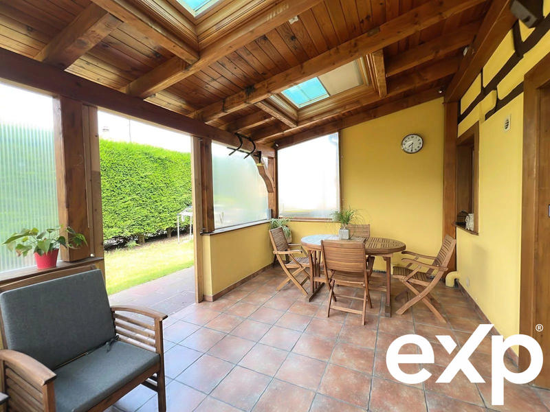 Maison - 240 m² - 9 pièces