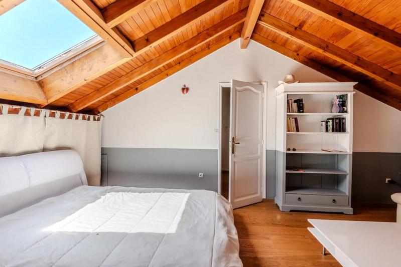 Propriété - 380 m² - 9 pièces