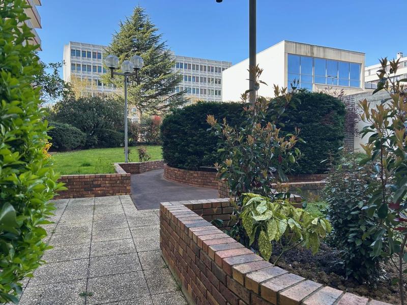 Appartement - 98 m² - 5 pièces