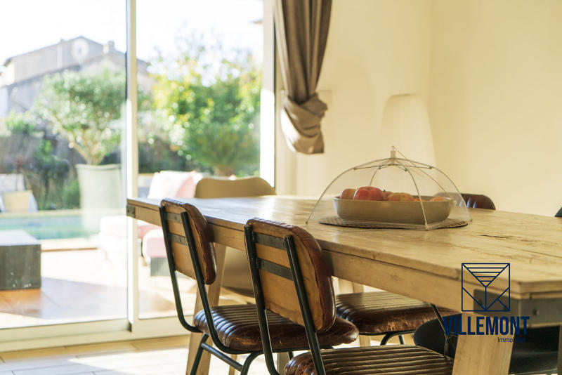 Maison - 210 m² - 9 pièces