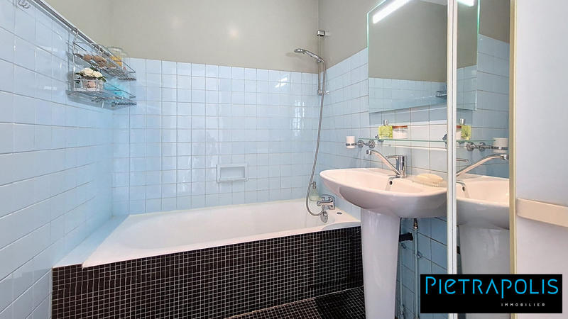 Appartement - 79 m² - 3 pièces