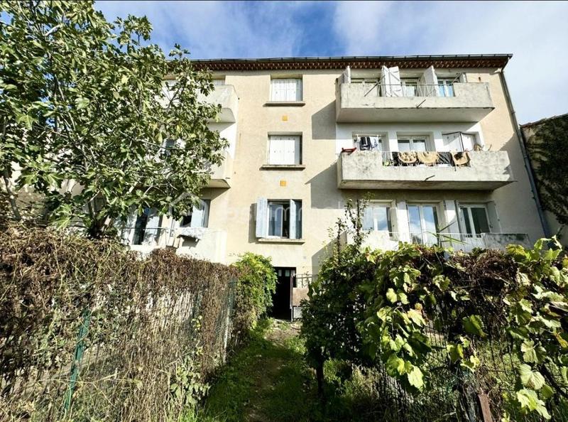 Immeuble - 200 m² - 13 pièces