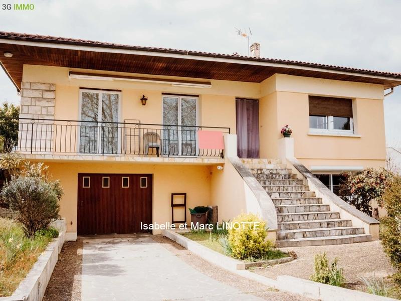 Maison traditionnelle - 160 m² - 6 pièces