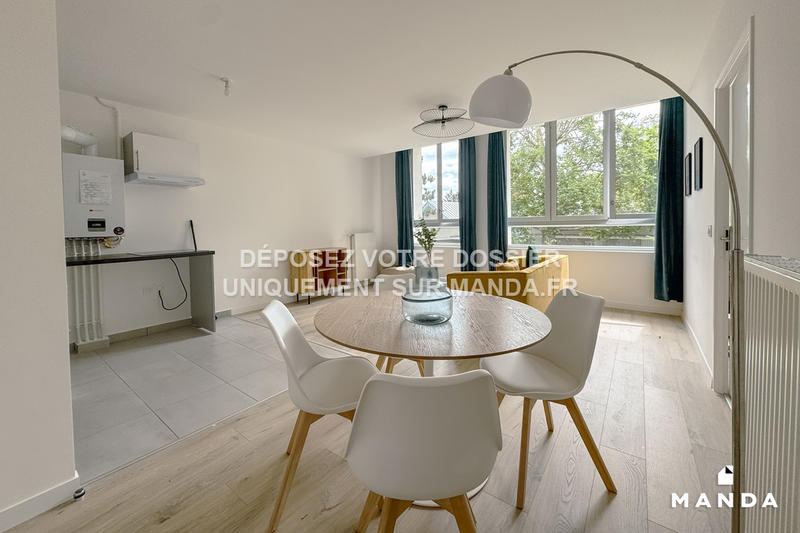 Chambre - 10 m² - 4 pièces