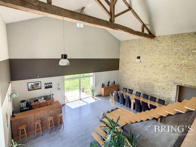 Maison - 361 m² - 7 pièces