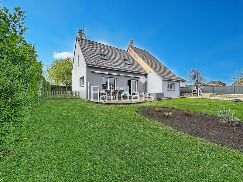 Maison - 141 m² - 8 pièces