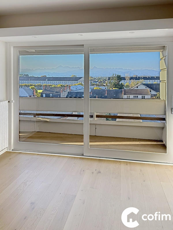 Appartement - 160 m² - 8 pièces