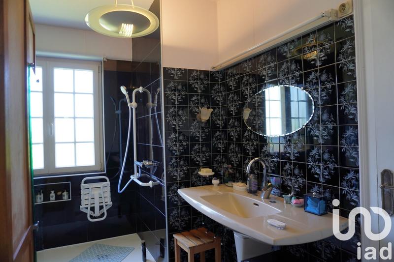 Maison - 211 m² - 10 pièces